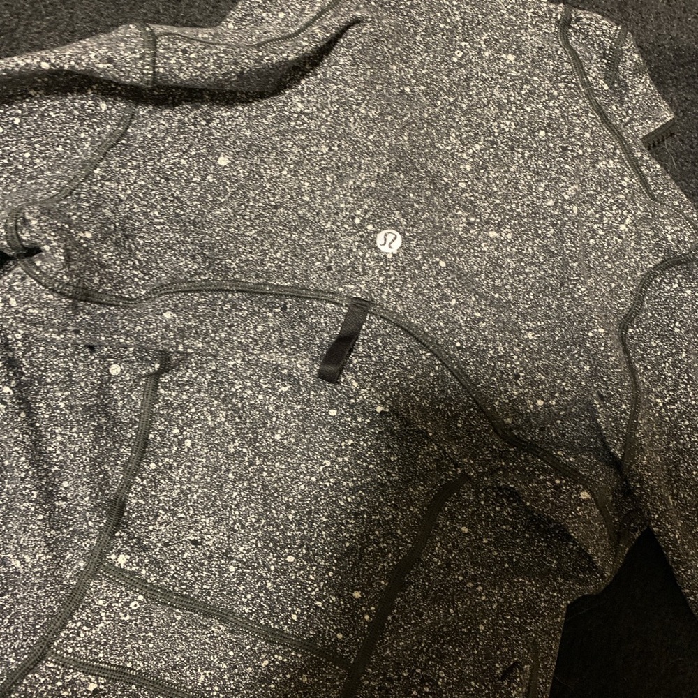 Size 4 Lululemon jacket - Picture 4 of 4